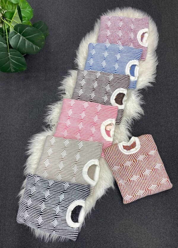 بلوزة /بلوفر شتوي قصير (Crop) بنقشة هندسية مميزة وخامة دافئة